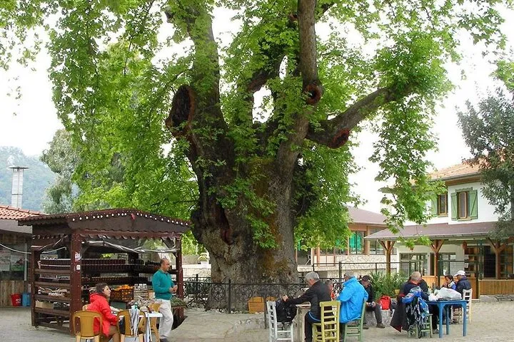 Recorrido por los pueblos de Marmaris con cascadas y visita a la playa de Jesús