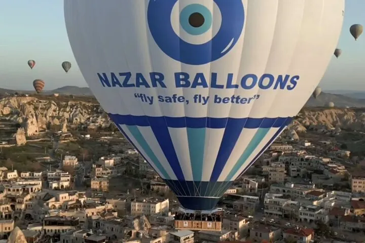 Vuelo en Globo al Amanecer Capadocia (Göreme) por Nazar Balloons
