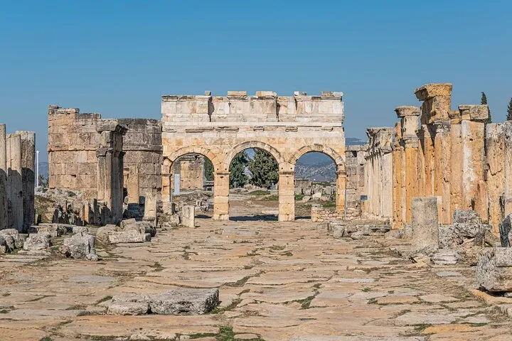 Excursión guiada de un día a Pamukkale, desde el aeropuerto de Denizli o desde los hoteles de Pamukkale