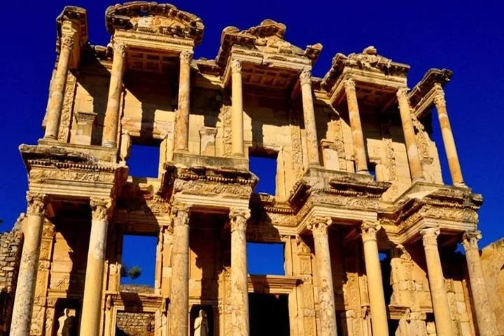 Excursión a Éfeso con visita al Templo de Artemisa y al pueblo de Sirince desde Esmirna