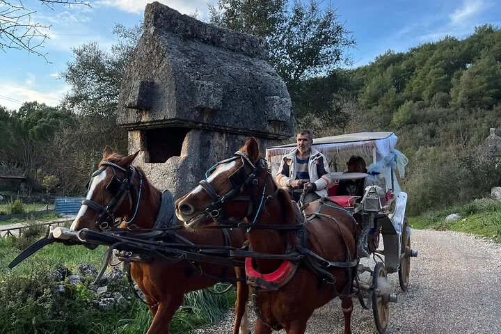 Paseo en carruaje por la ciudad fantasma de Kayaköy