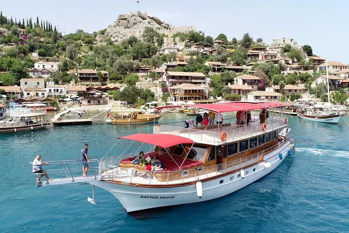 Excursión compartida en barco a la ciudad sumergida de Kekova, con almuerzo incluido