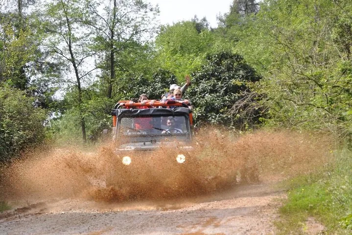 Aventura de Safari en Jeep en Alanya, Almuerzo en el Río Dim & Cueva Dim