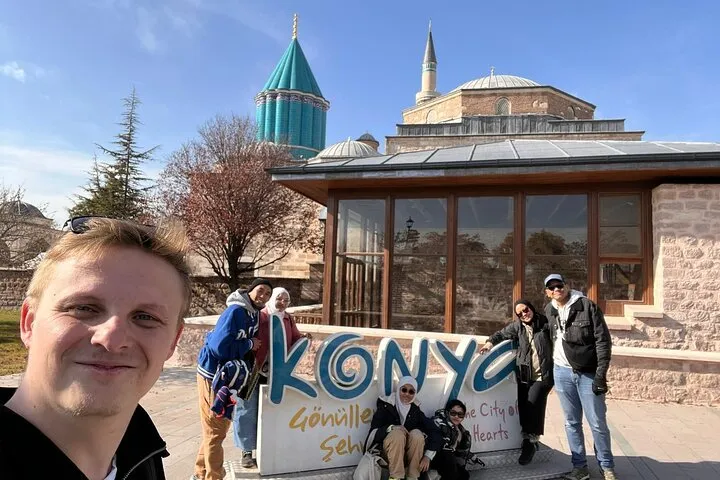 Visita guiada privada a pie por Konya: historia, espiritualidad y gastronomía