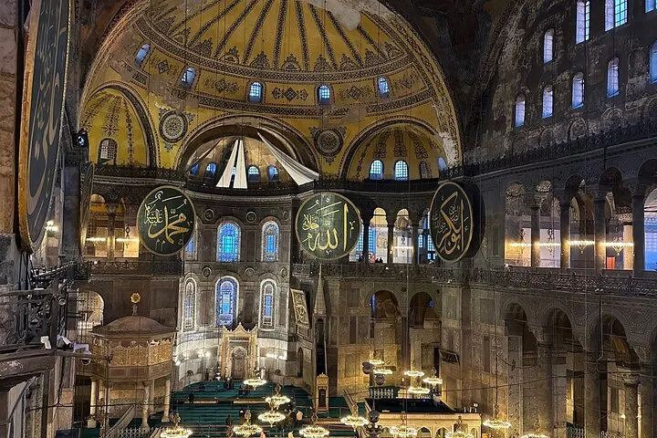 Istanbul Old City Highlights and Hidden Gems Tour