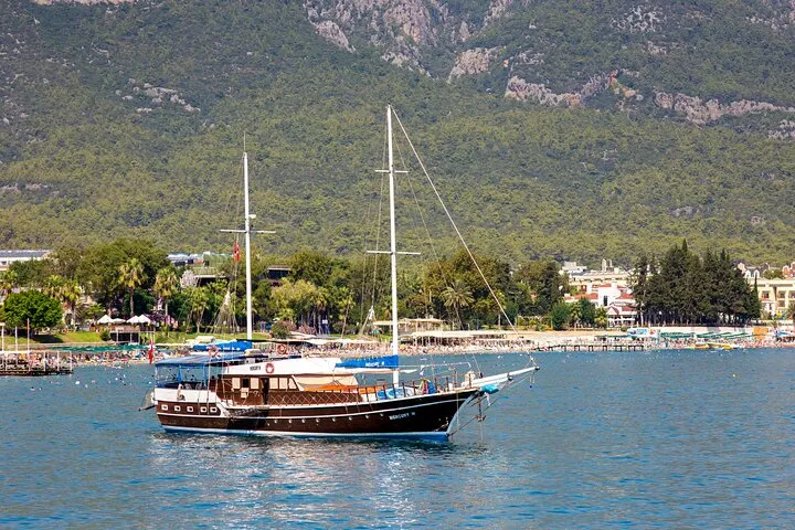 Relajante excursión en barco a la bahía de Phaselis desde Belek