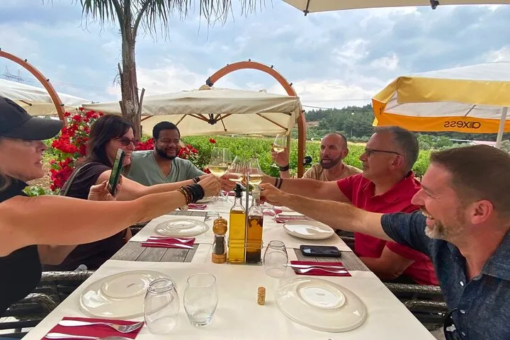 Visita privada a Éfeso, cata de vinos en una bodega boutique y almuerzo