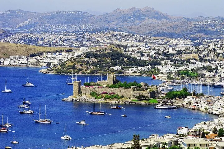 Private Bodrum Castle & History Walking Tour with Expert Guide