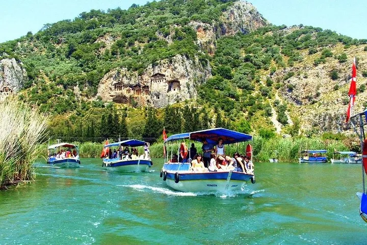 Baños de barro de Dalyan, playa de Iztuzu y tumbas de Kaunos desde Sarigerme