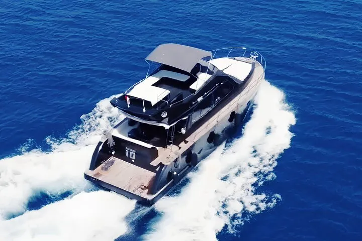 Tour Privado en Yate a Motor en Bodrum con Almuerzo de 6 Horas