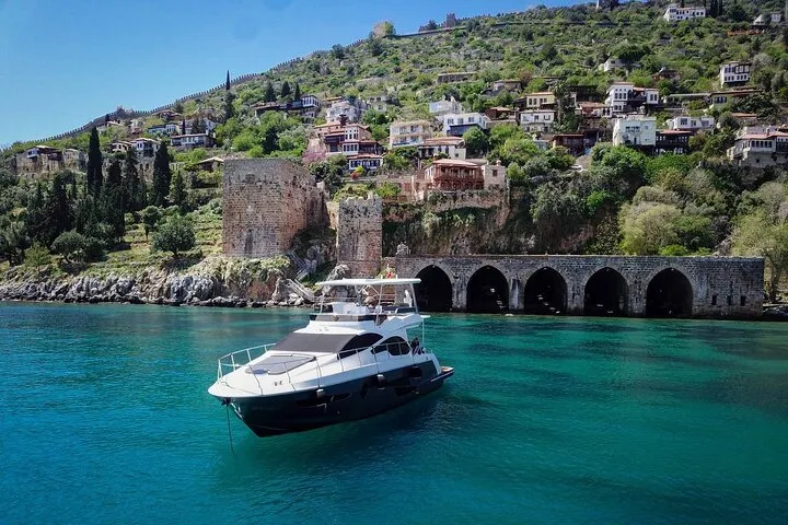 Tour en Yate Privado por Alanya con Almuerzo, Refresco & Traslado