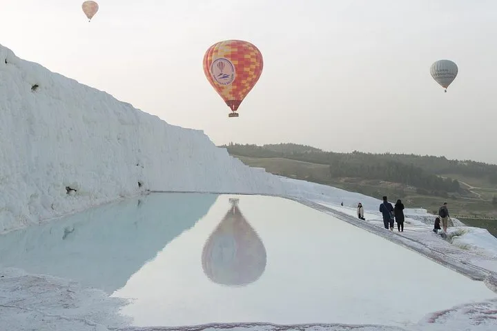 Pamukkale: Sunrise Balloon Flight Above Travertines & Ruins