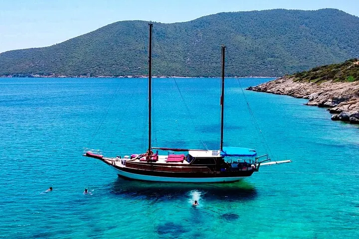 Excursión privada en goleta VIP con almuerzo en Bodrum, de 6 horas de duración