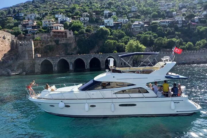 Tour Privado en Yate de Lujo en Alanya