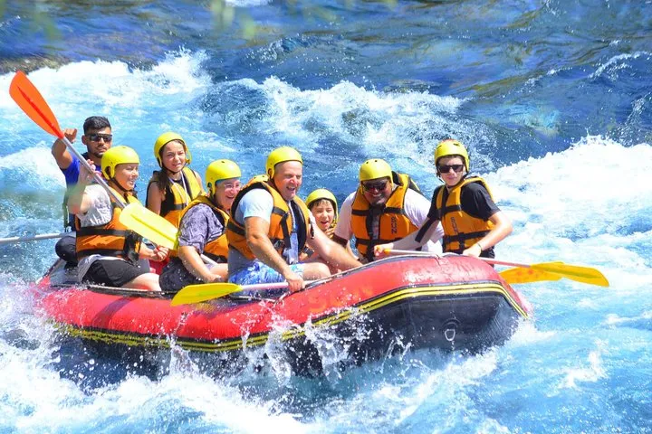 Tour Combinado 4 en 1 de Alanya: Buggy, Rafting, Tirolesa, Safari en Jeep