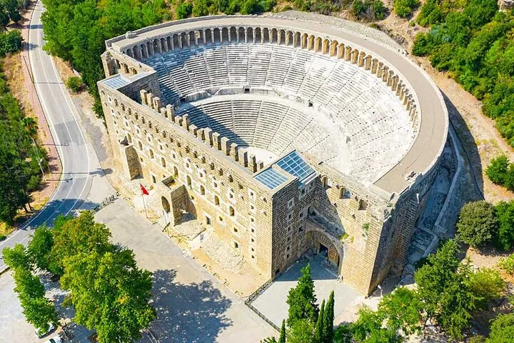 Tour de día completo por Perge, Aspendos, Side y la Cascada