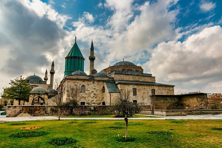 Recorrido a pie por el casco antiguo de Konya