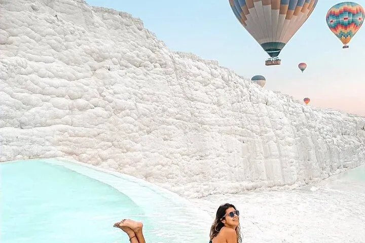Excursión de un día desde Fethiye a Pamukkale con paseo en globo aerostático y almuerzo incluido