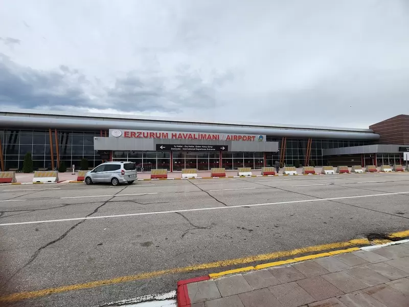 埃尔祖鲁姆机场