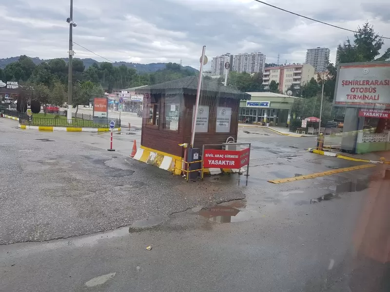 吉雷松巴士总站