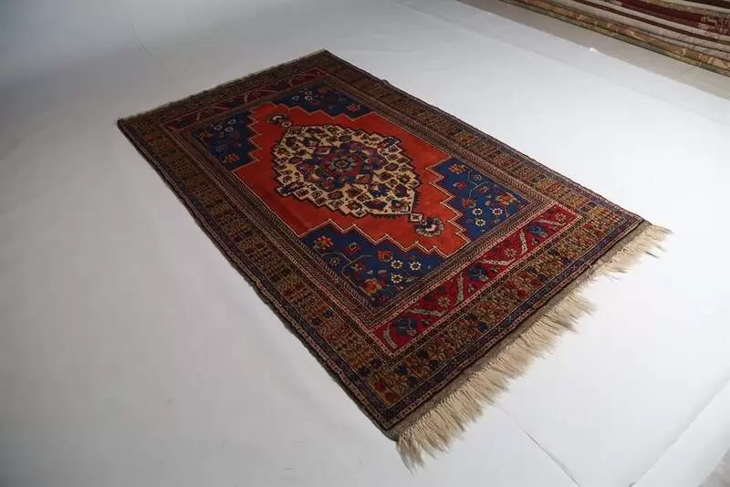 タスピナーの手織り絨毯