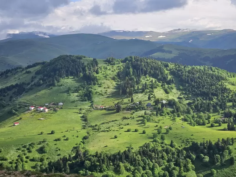 Kümbet Plateau