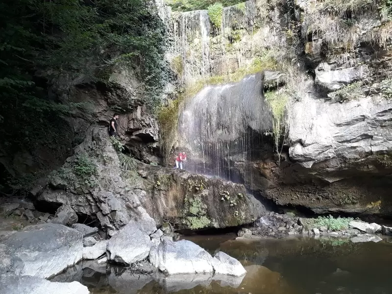 Yeşilkaya 村 - Gergece Kaya 瀑布