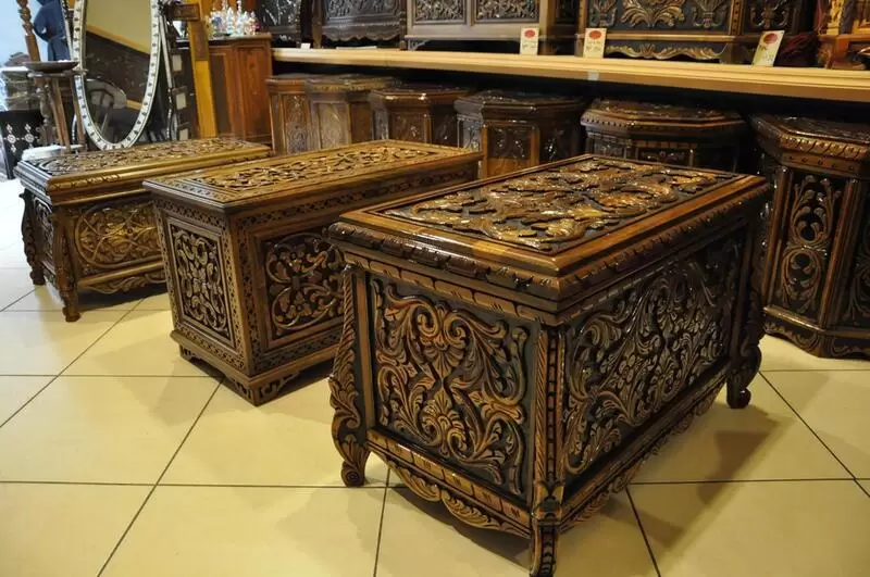 Cofre de dote tallado de Kahramanmaraş