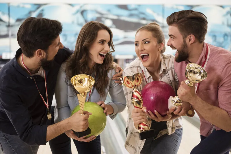 Спортивные мероприятия (например, Олимпийские игры, чемпионаты мира)
