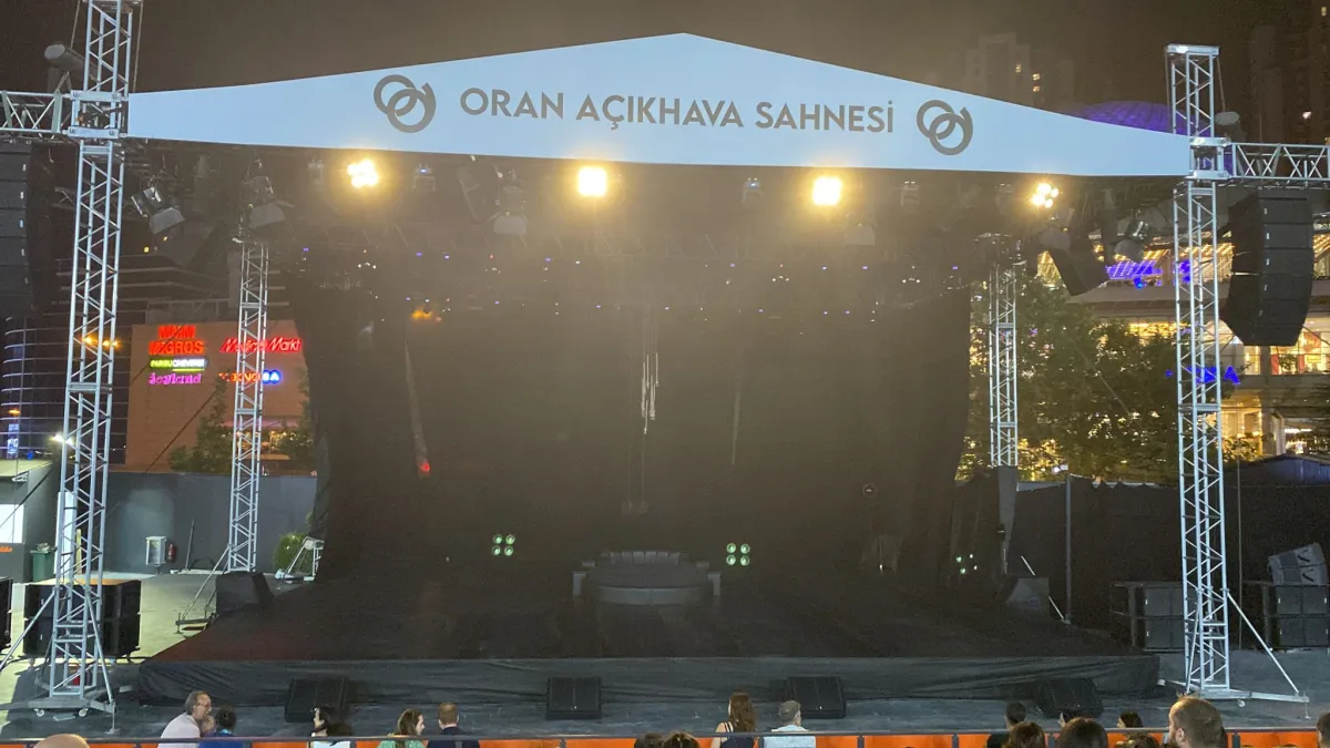 Oran Açık Hava Sahnesi