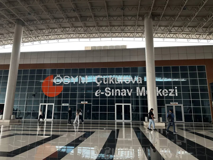 Adana Çukurova Üniversitesi Kongre Salonu