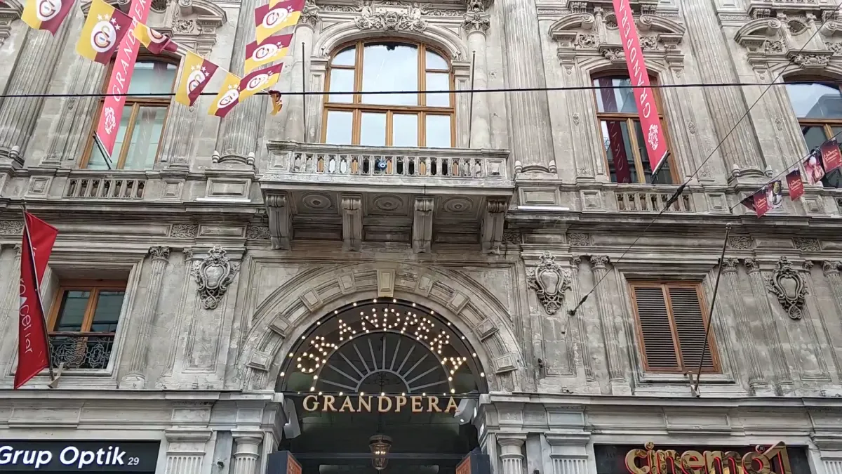 Grand Pera Emek Sahnesi