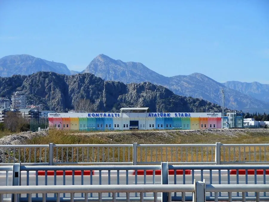 Konyaaltı Atatürk Stadı