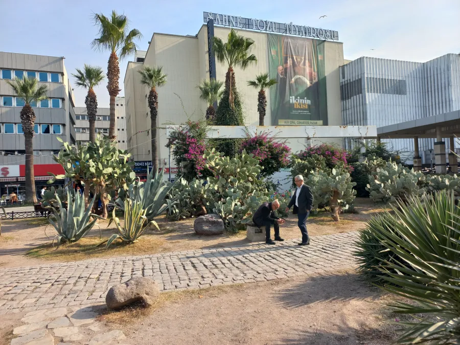 Sahne Tozu Theatre Haldun Dormen Stage