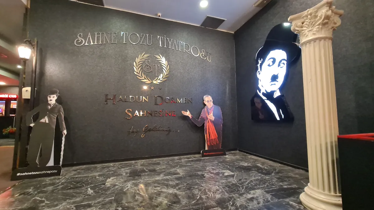 Sahne Tozu Theatre Haldun Dormen Stage