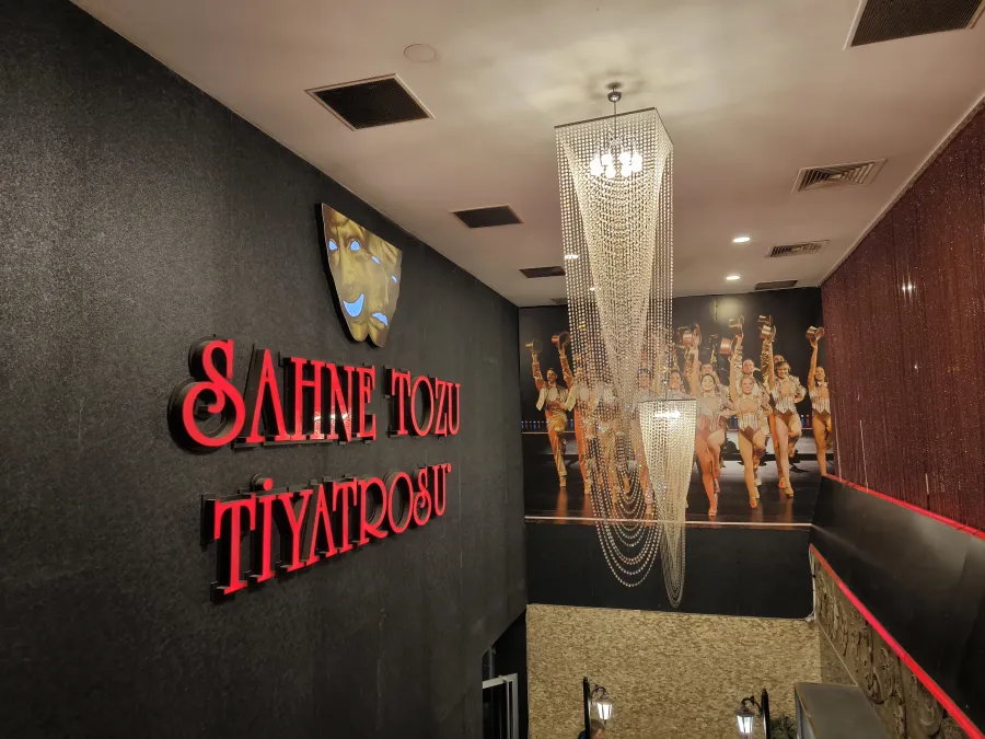 Sahne Tozu Theatre Haldun Dormen Stage