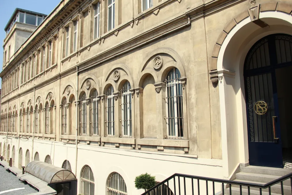 Saint Benoît Fransız Lisesi Silüet Salonu