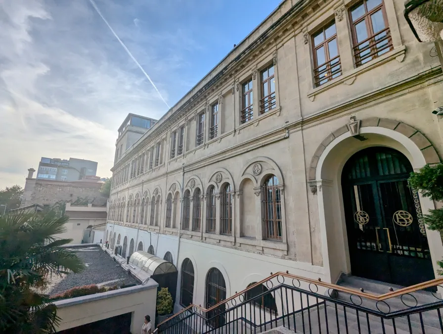 Saint Benoît Fransız Lisesi Silüet Salonu