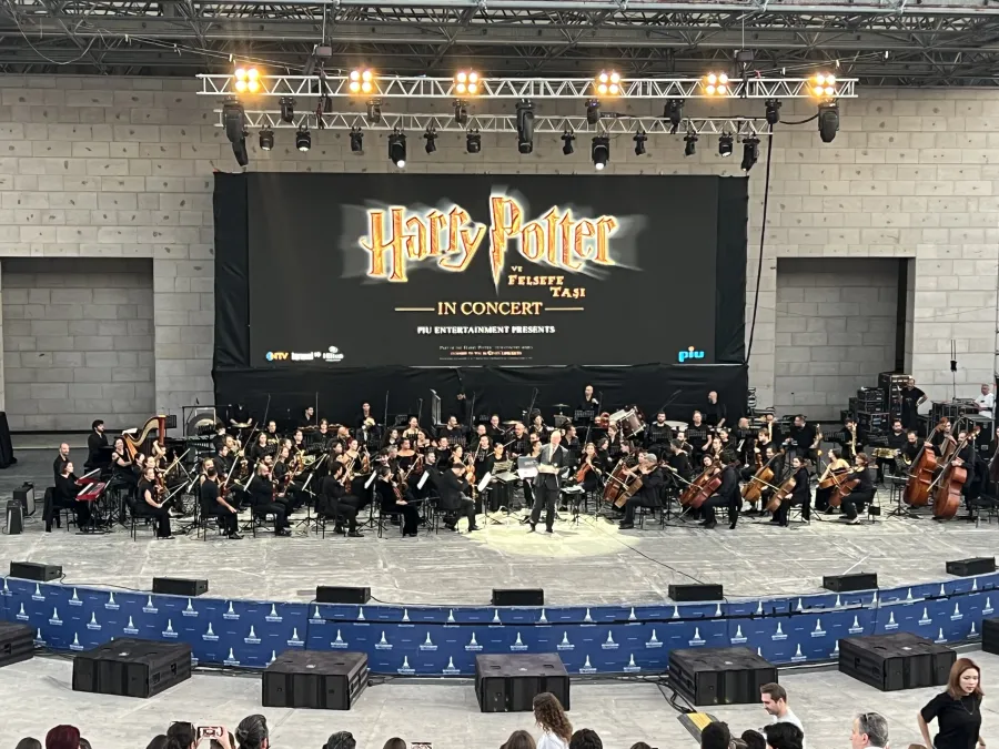 Bornova Aşık Veysel Açıkhava Tiyatrosu
