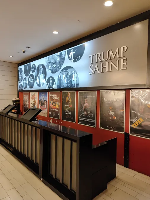 Trump Stage