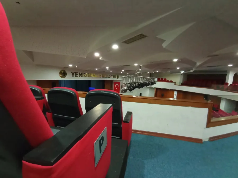 Yenimahalle Bld.4 Mevsim Tiyatro Salonu