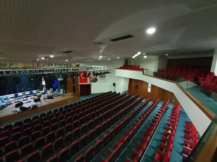 Yenimahalle Bld.4 Mevsim Tiyatro Salonu