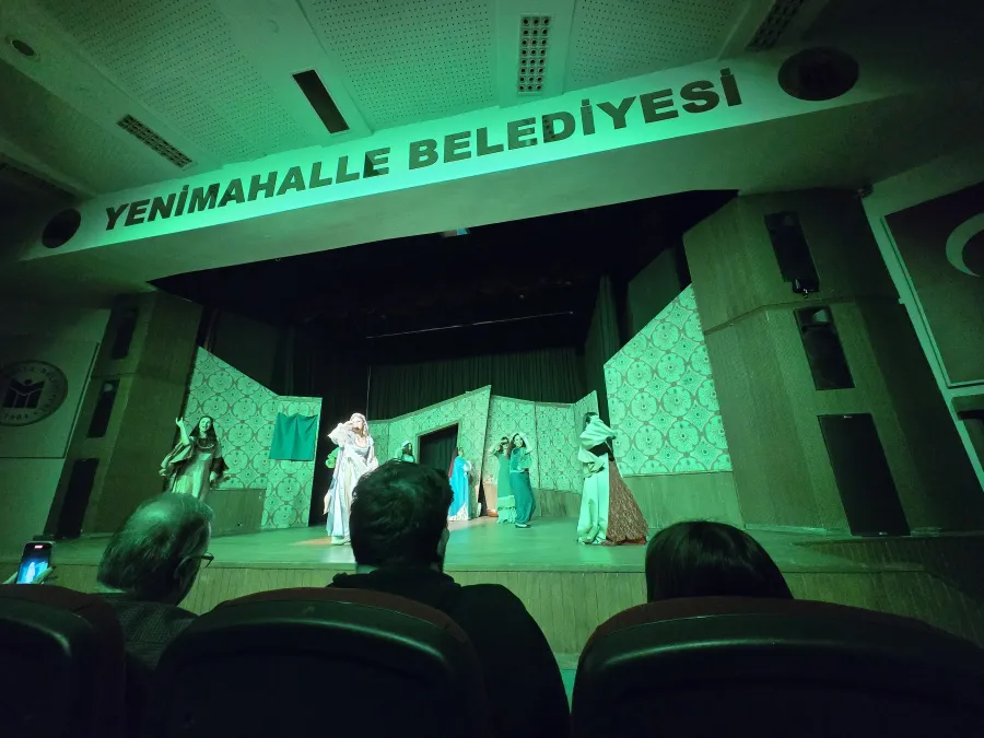 Yenimahalle Bld.4 Mevsim Tiyatro Salonu
