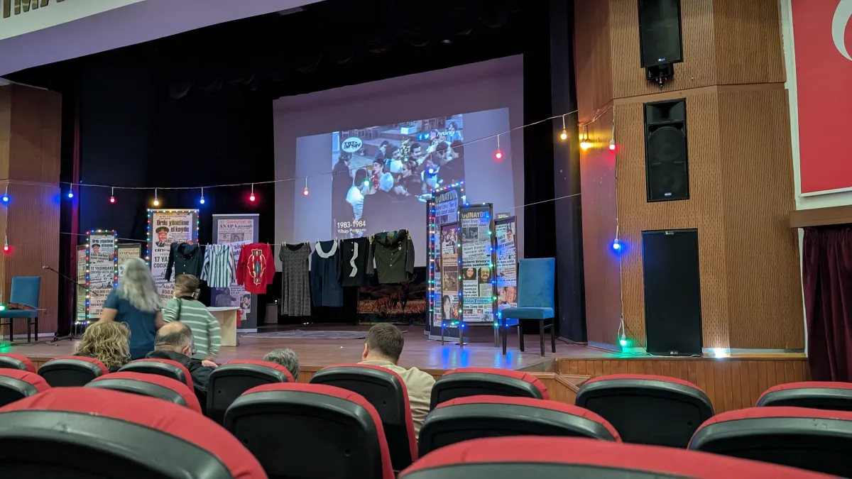 Yenimahalle Bld.4 Mevsim Tiyatro Salonu