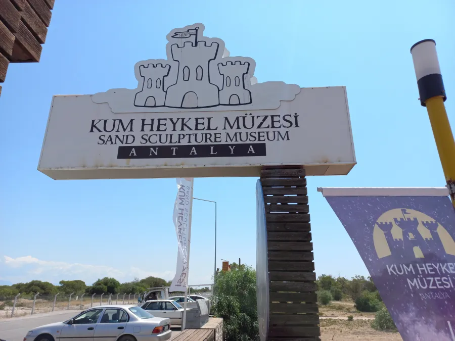 Antalya Kum Heykel Müzesi