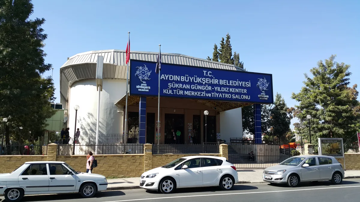 Yenimahalle Nazım Hikmet K.M - Yıldız Kenter Tiyatro Salonu