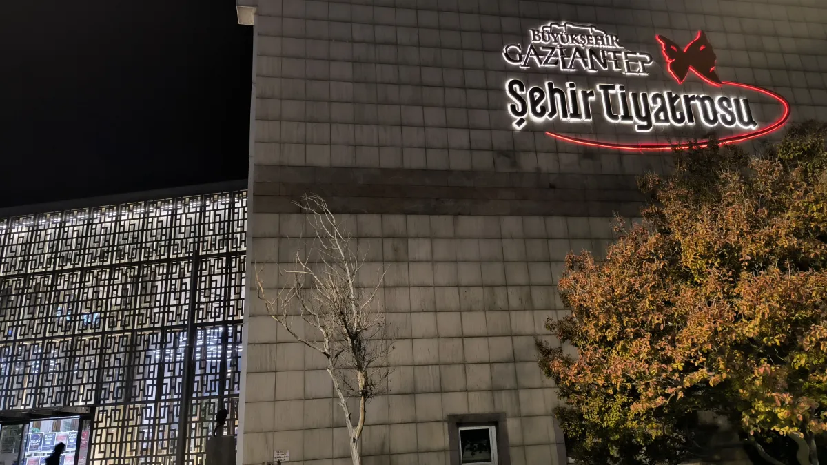Devlet Tiyatroları Şehitkamil Sahnesi