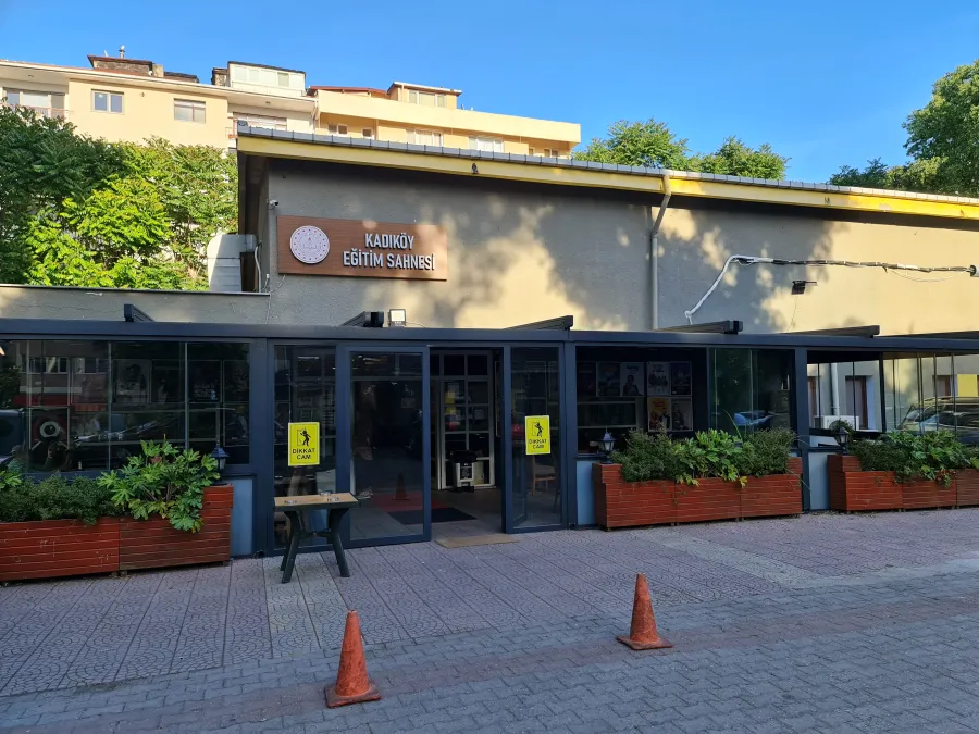 Kadıköy Eğitim Sahnesi